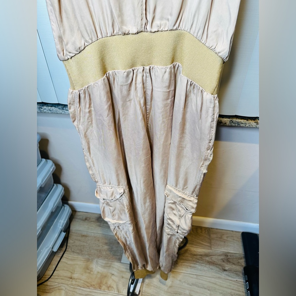 5 a7 Cinq a Sept Beige/ Gold Amia V-neck Jogger Jumpsuit Size Large - Picture 9 of 13